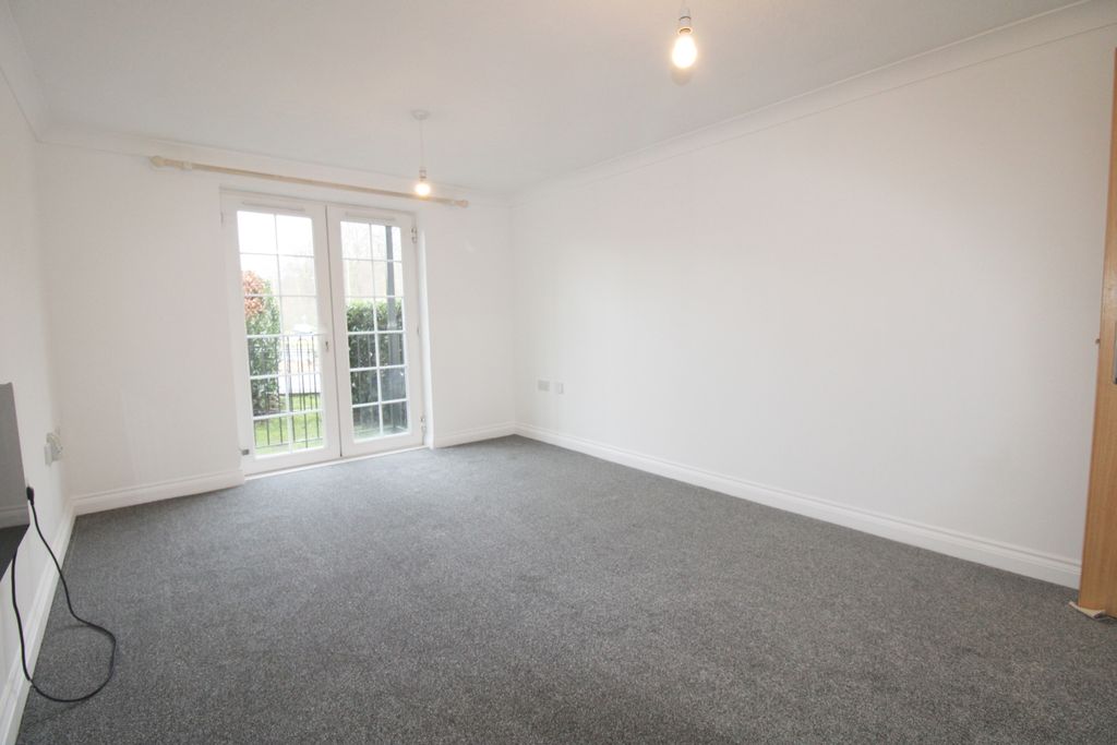 Property photo 3 of 12 Img_95021