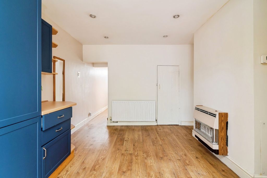 Property photo 3 of 14 Pbox-Img.Jpg