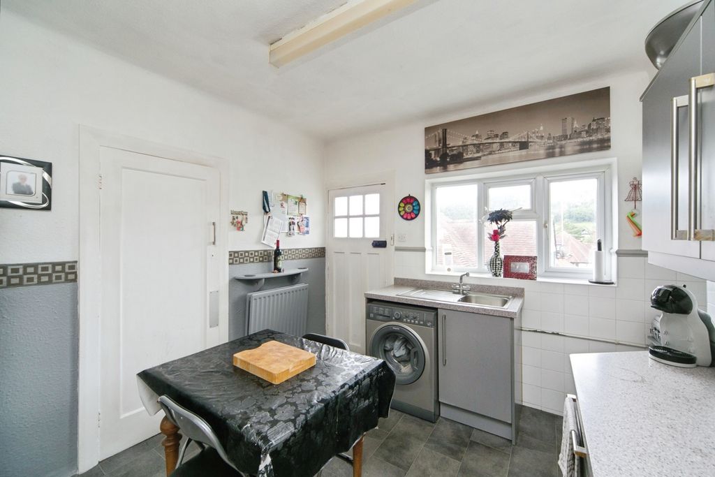 Additional image 12 of 3 bed flat for saleVicarage Avenue, Llandudno, Conwy LL30