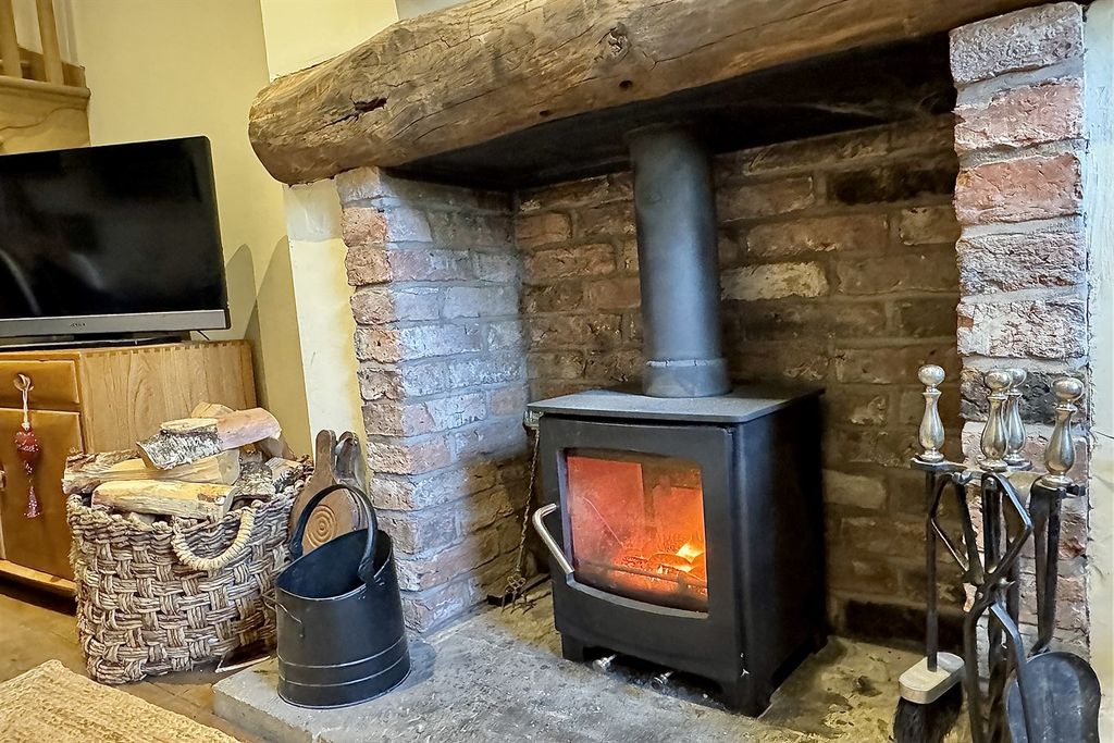 Property photo 3 of 9 Log Burner