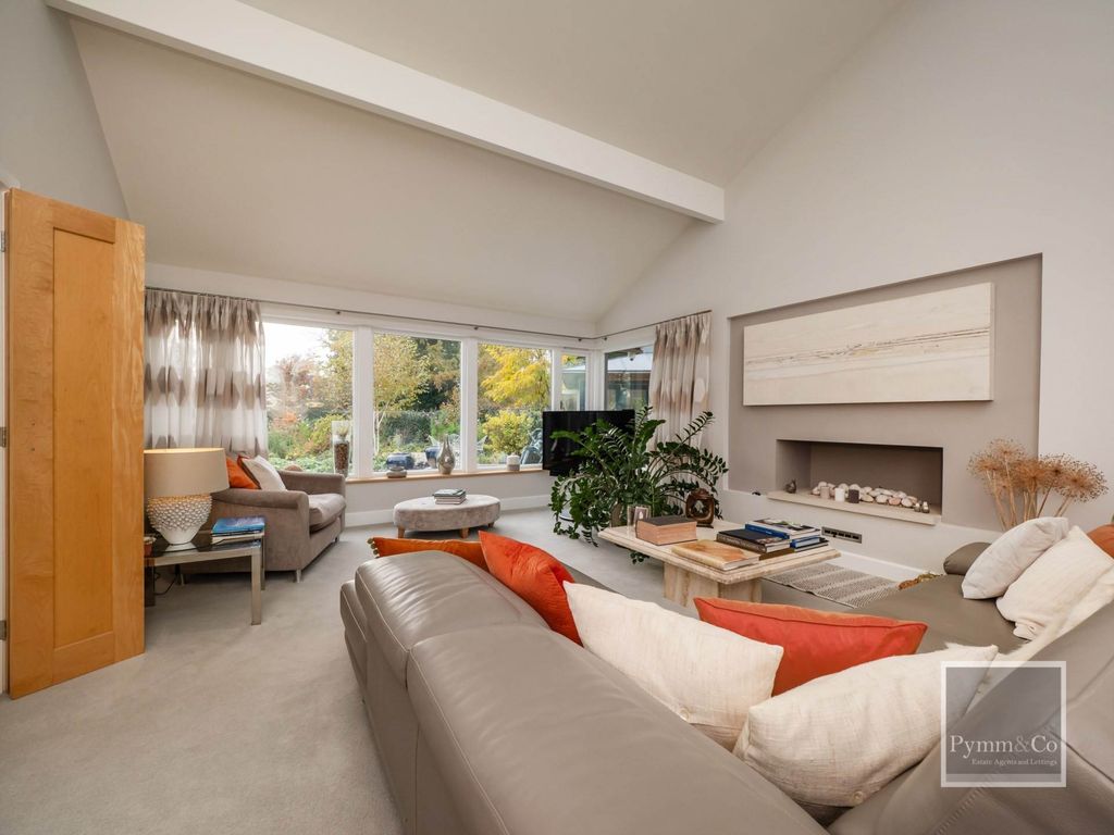 Property photo 3 of 26