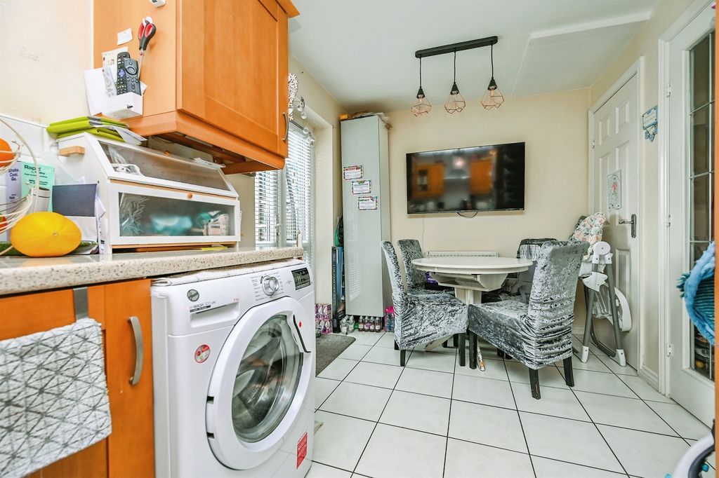 Property photo 3 of 14