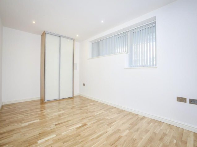 Property photo 3 of 6 Bedroom