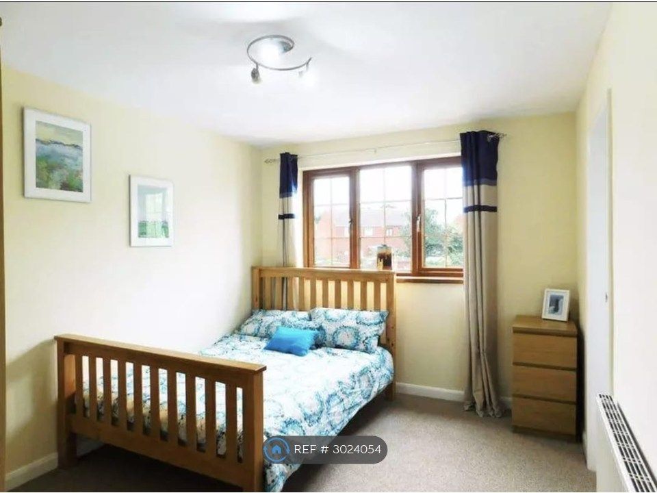 Property photo 1 of 9 Bedroom