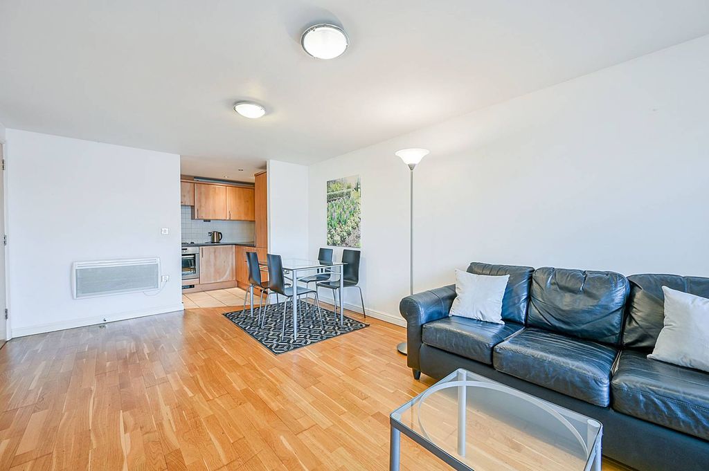 Property photo 1 of 9