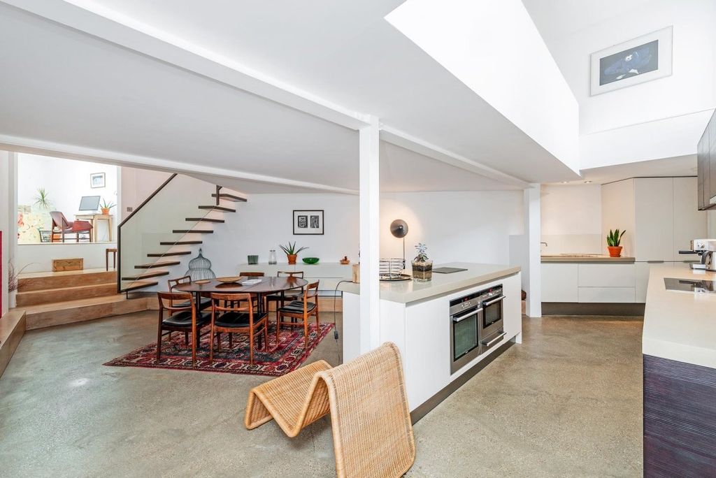 Property photo 1 of 10 1