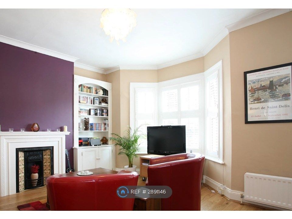 Property photo 2 of 10