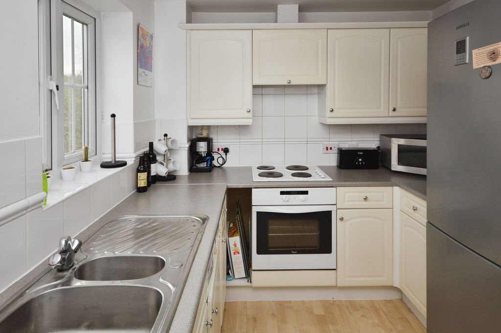 Property photo 2 of 5