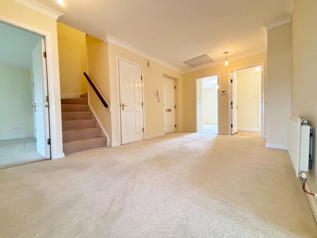 Property photo 3 of 24