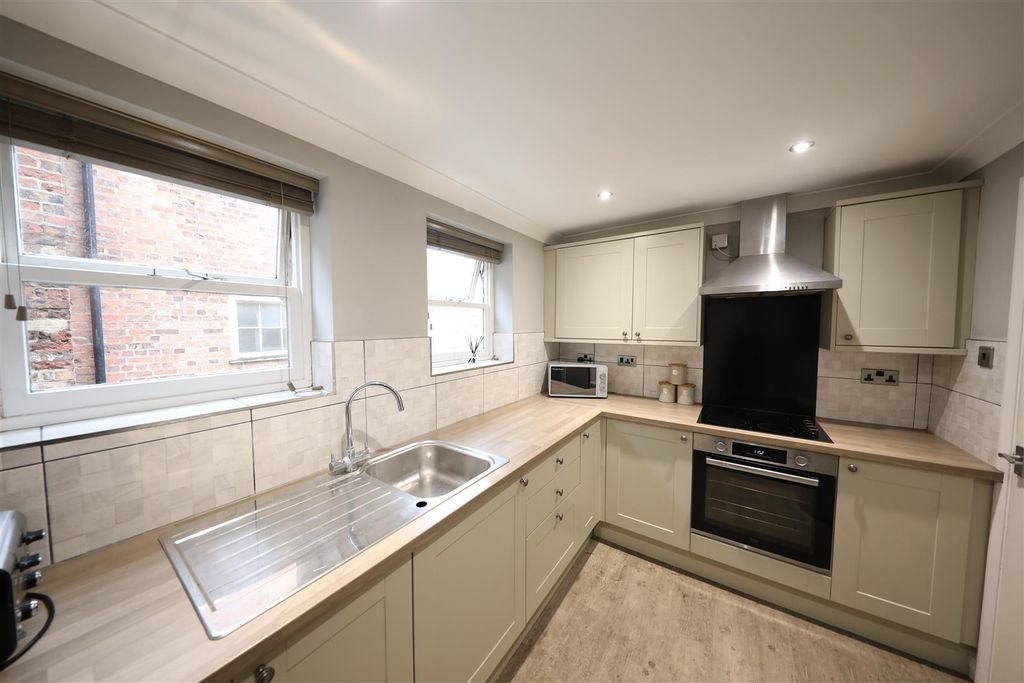 Property photo 3 of 14 Kitchen