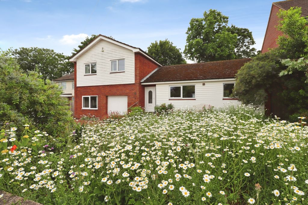 Property photo 1 of 32