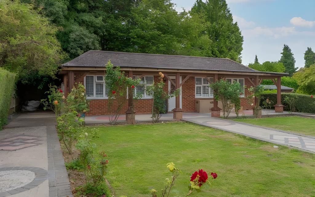 Property photo 2 of 24 External