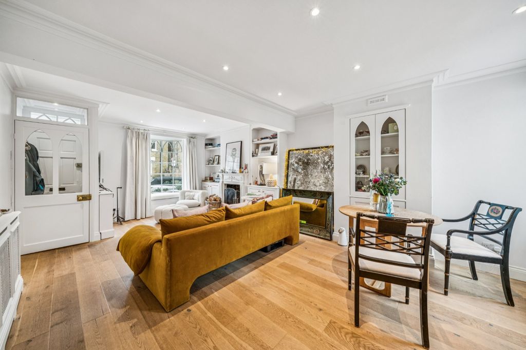 Property photo 2 of 17