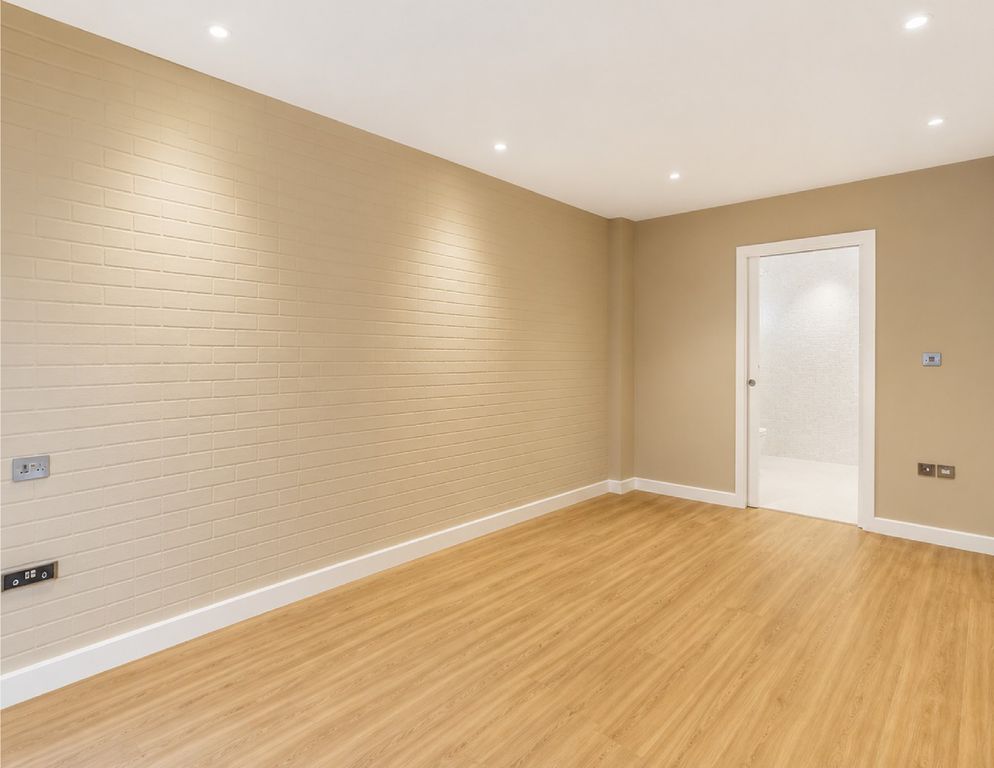 Property photo 3 of 9 3