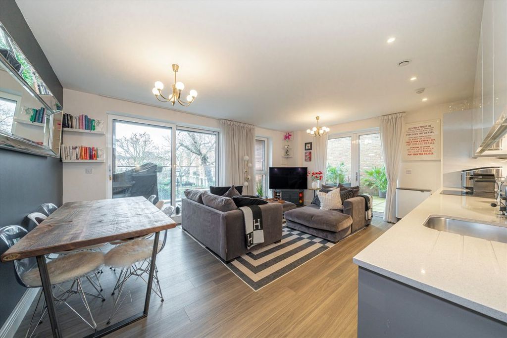 Property photo 2 of 7