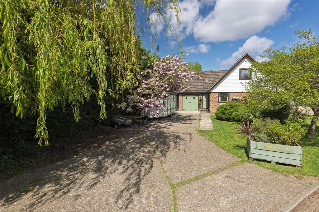 Property photo 2 of 25