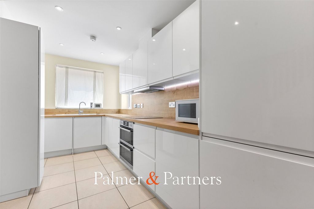 Property photo 2 of 25 Picture No. 20