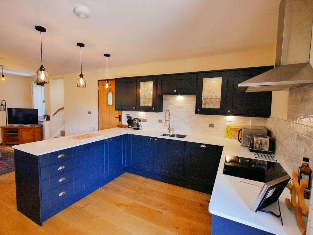 Property photo 1 of 12 P1480934