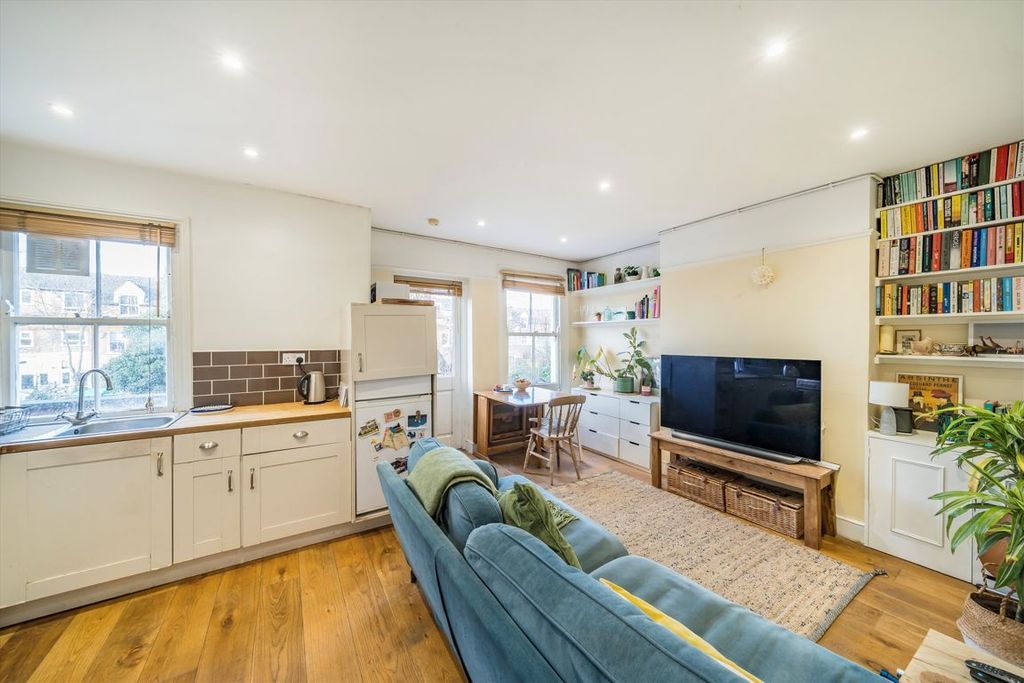 Property photo 2 of 7