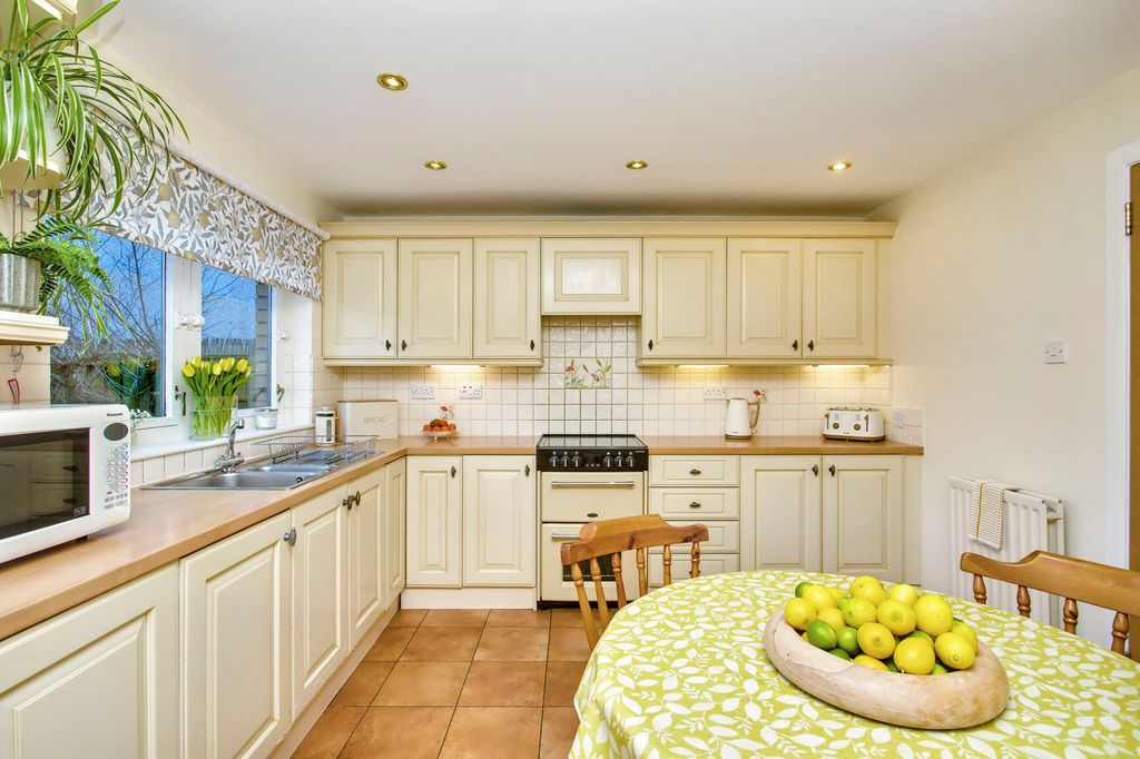 Property photo 3 of 17 Property Image 3