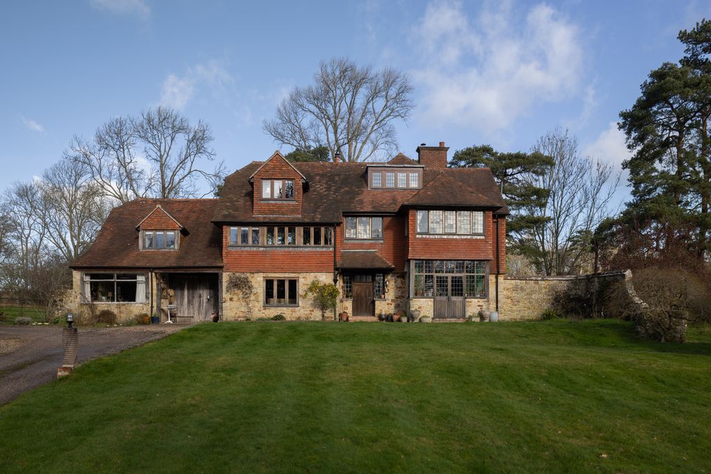 Property photo 1 of 33 328488 - Inigo_Bush_Barn_House_Silverhill_Robertsbridge_Tn32_5Pa-1.Jpg