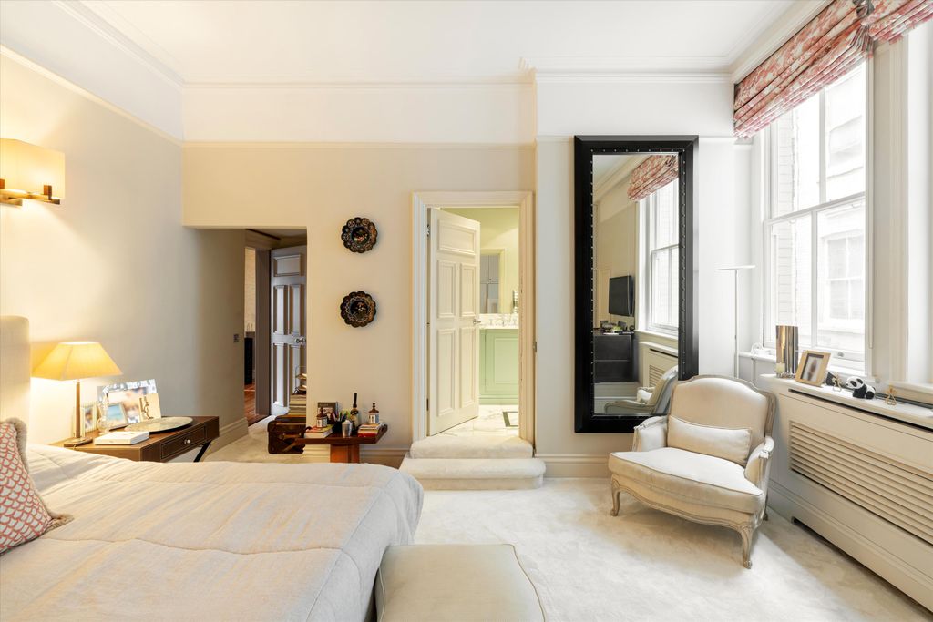 Property photo 3 of 17 Image