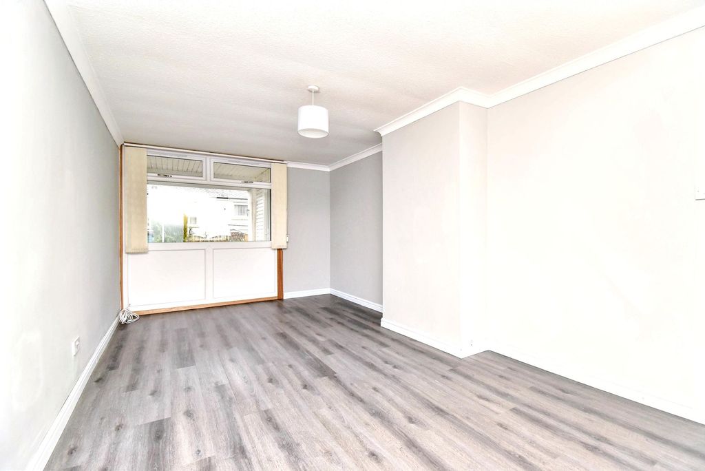 Property photo 2 of 12 Lounge/Dining Angle 1