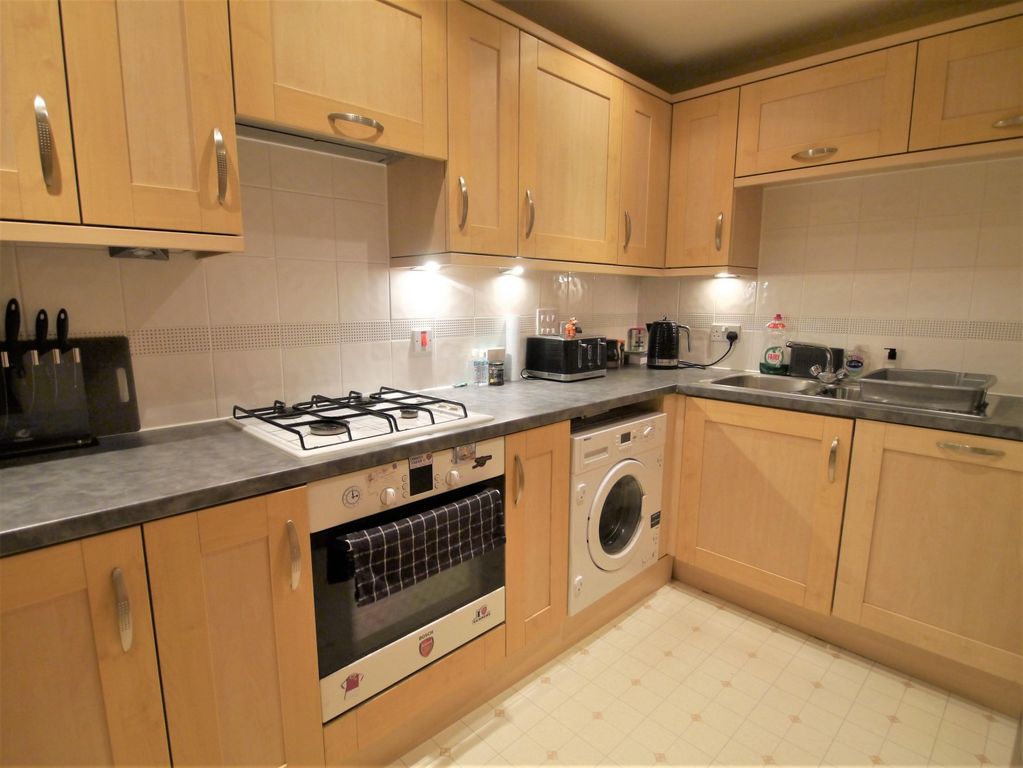 Property photo 2 of 7 Kitchen