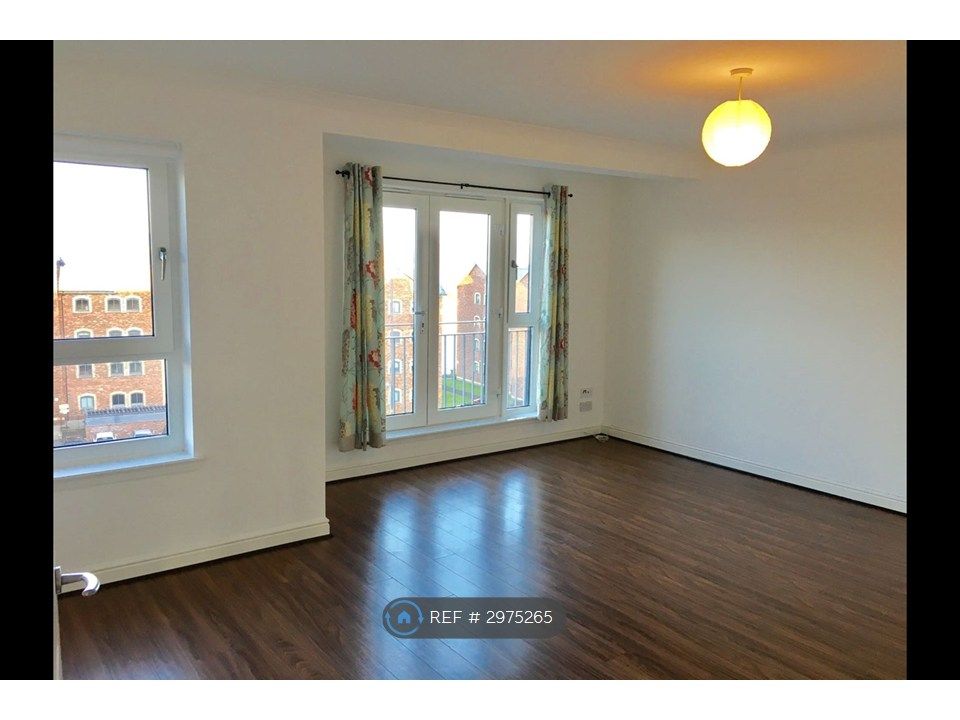 Property photo 2 of 8 Living Room