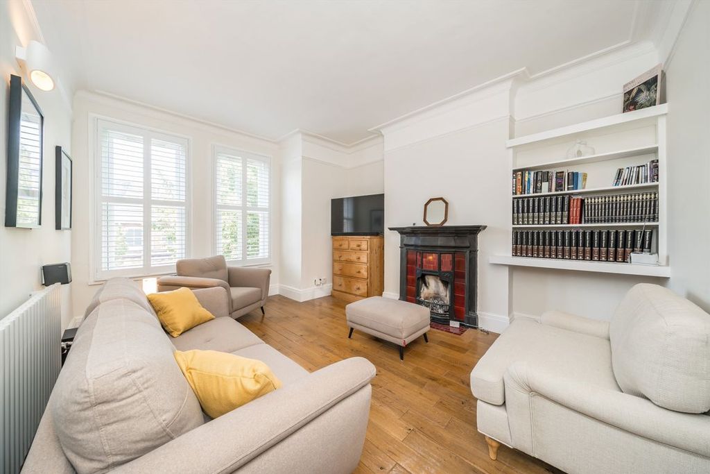 Property photo 2 of 9