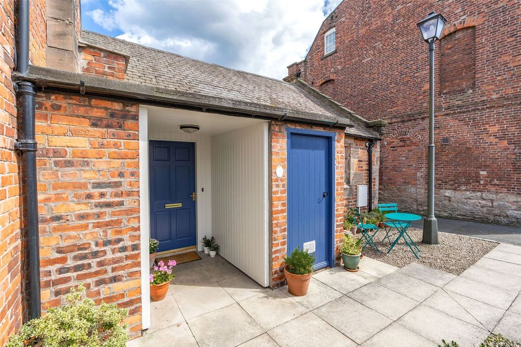 Property photo 2 of 21 External