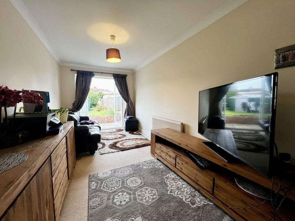 Property photo 2 of 11 Image