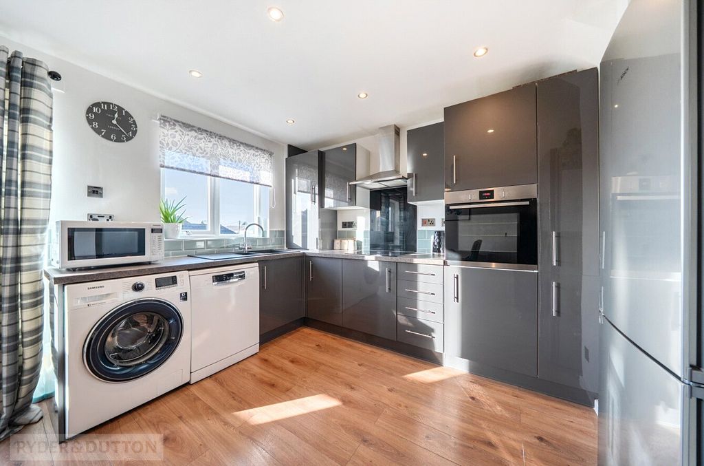 Property photo 2 of 15 Kitchen/Diner