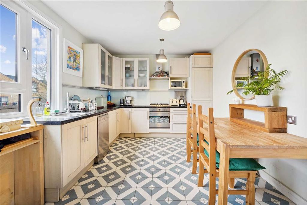 Property photo 2 of 5