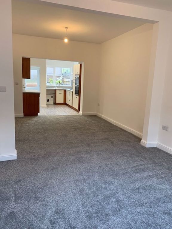 Property photo 2 of 12 Lounge Open Plan