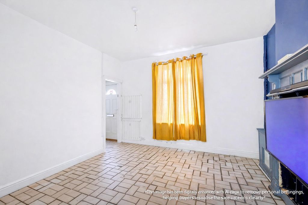 Property photo 2 of 11 Lounge