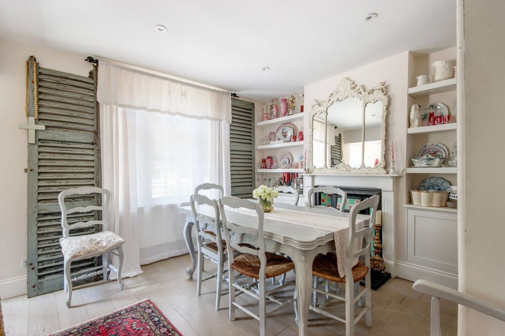 Property photo 3 of 14 Dining Room