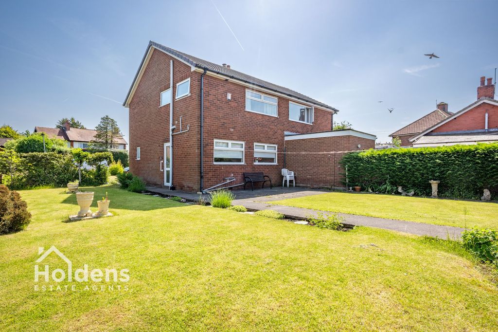Property photo 2 of 16