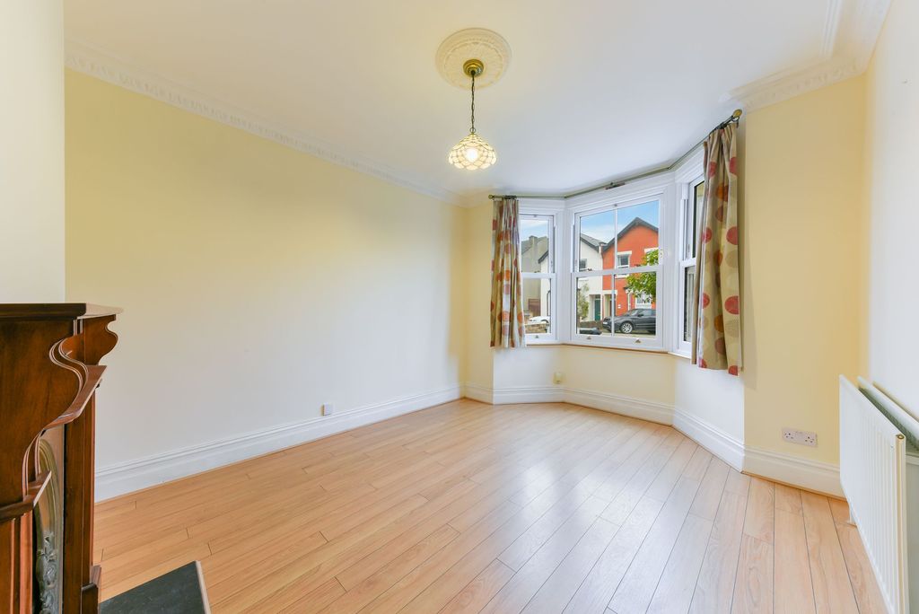 Property photo 2 of 9