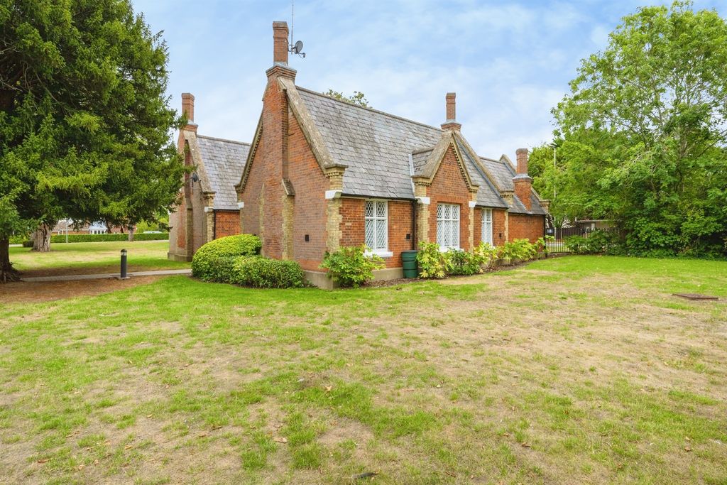 Property photo 1 of 19