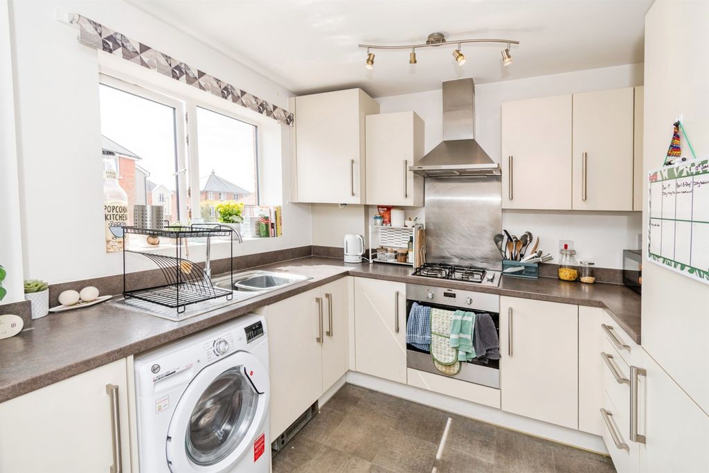 Property photo 3 of 17