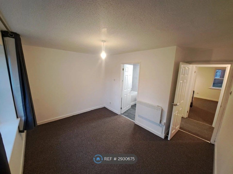 Property photo 2 of 7 Master Bedroom