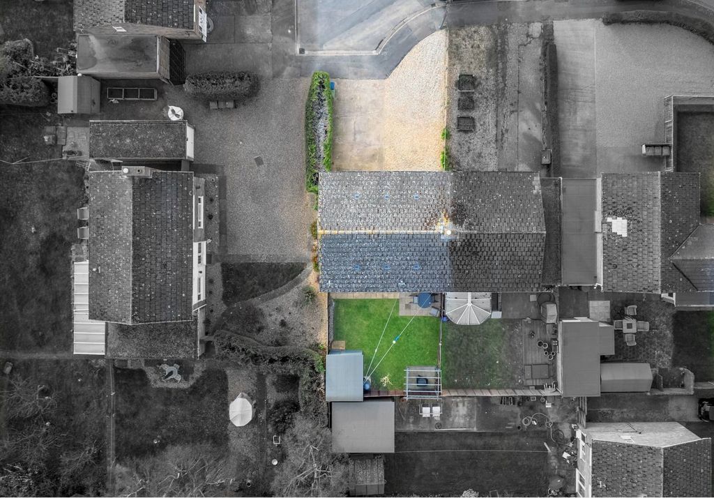 Property photo 2 of 35