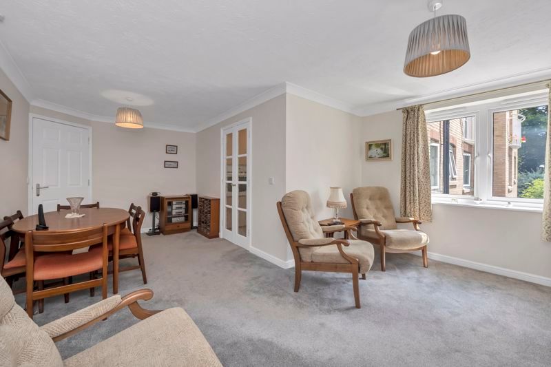Property photo 3 of 10 Sitting/Dining Room