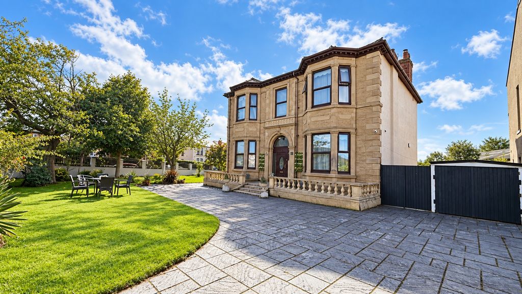 Property photo 1 of 38 5327750