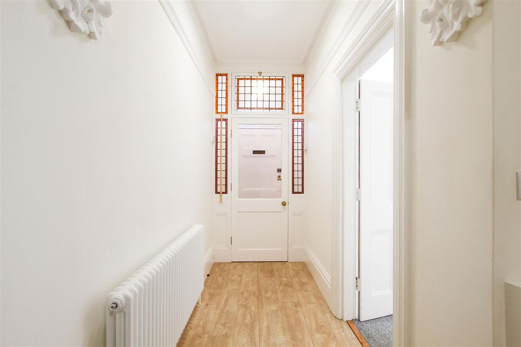 Additional image 9 of 6 bed town house to rentTenison Road, Cambridge CB1