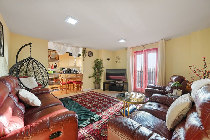 Property photo 2 of 9 Photo 1