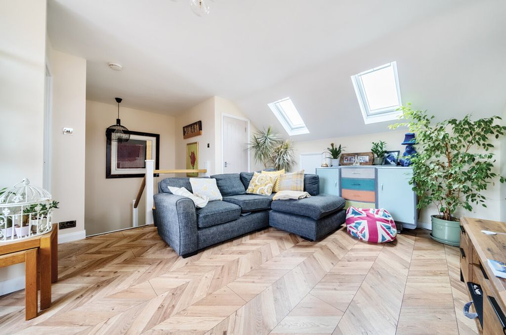 Property photo 3 of 16 1342480-4-68A5Fe8...