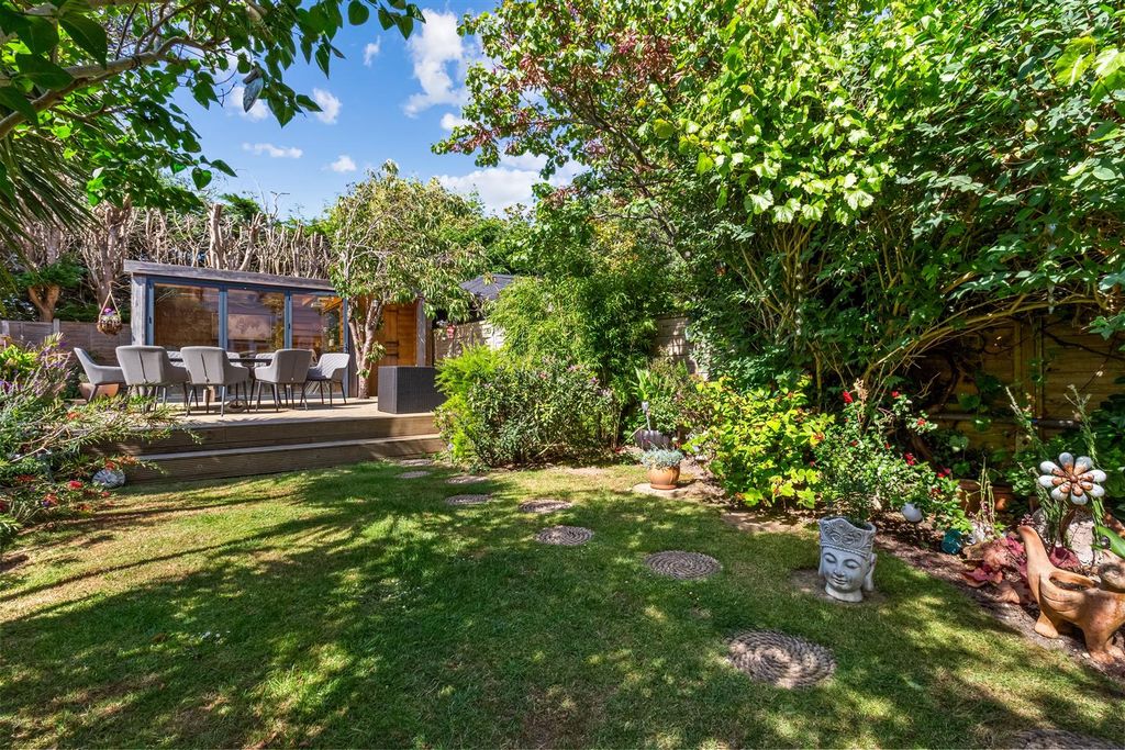 Property photo 2 of 29 Brook Barn Way 20_014.Jpg