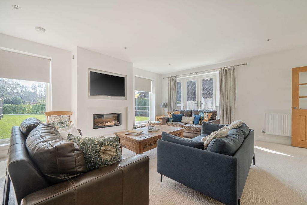 Property photo 3 of 29